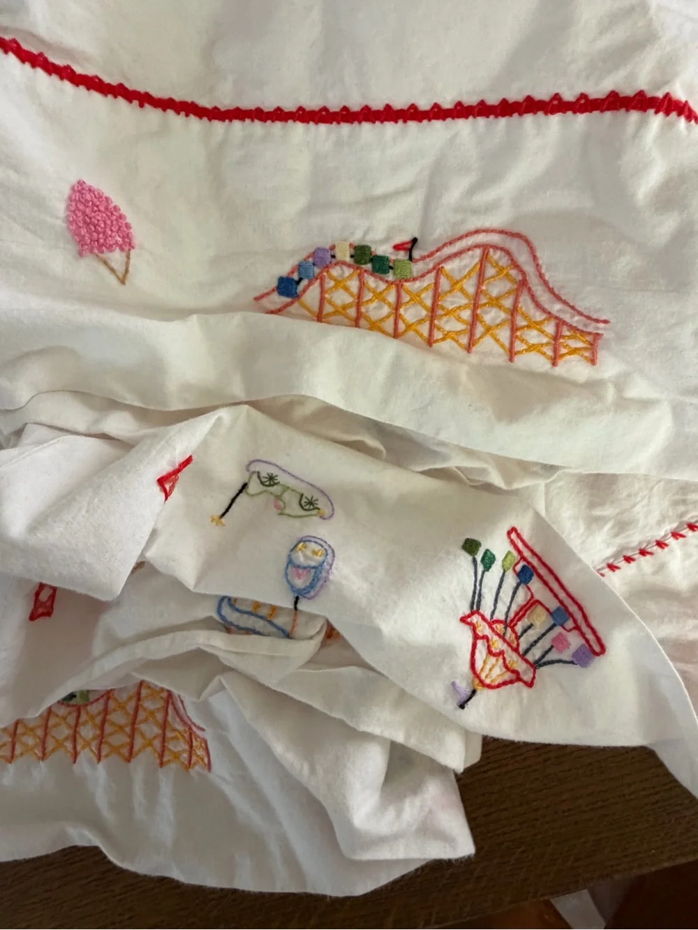Pottery Barn Kids Carnival Embroidered Twin Dust Ruffle